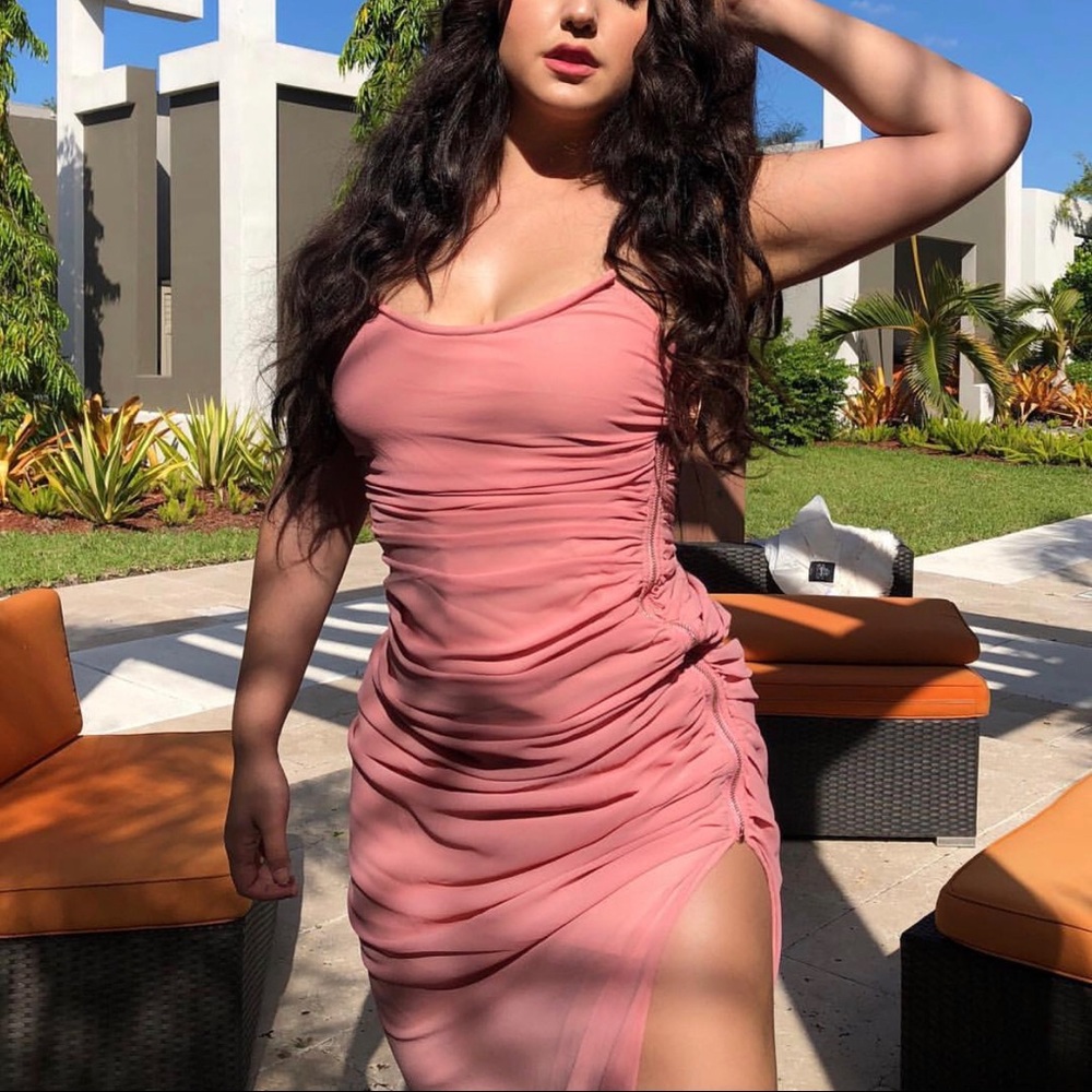 PINK STRAPLESS RUCHED DRESS